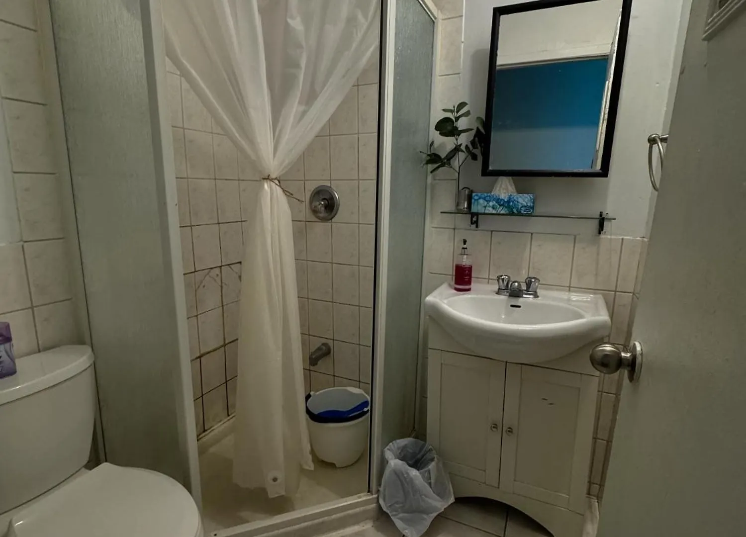 King St West And Spadina Ave, Downtown, Toronto Apartment