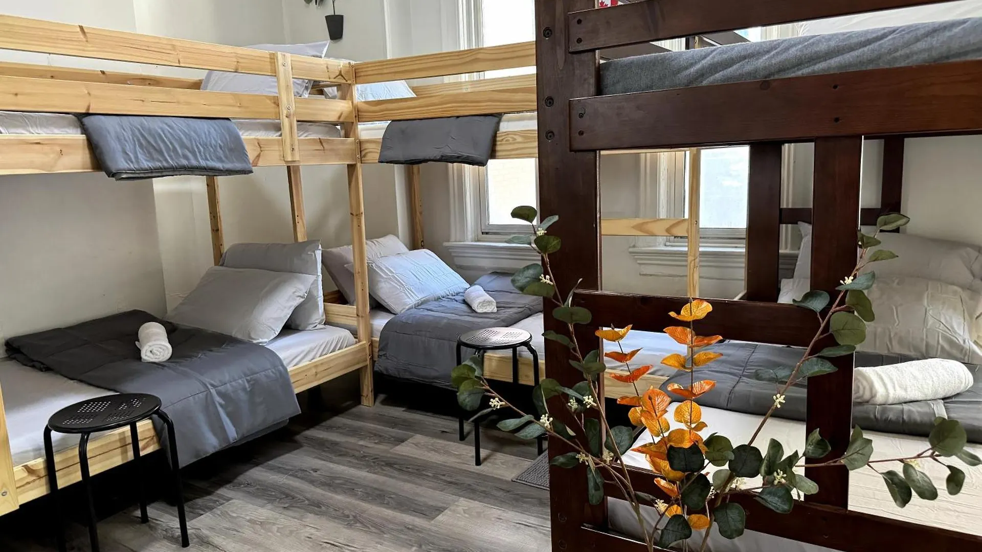 King St West And Spadina Ave, Downtown, Toronto Apartment Homestay